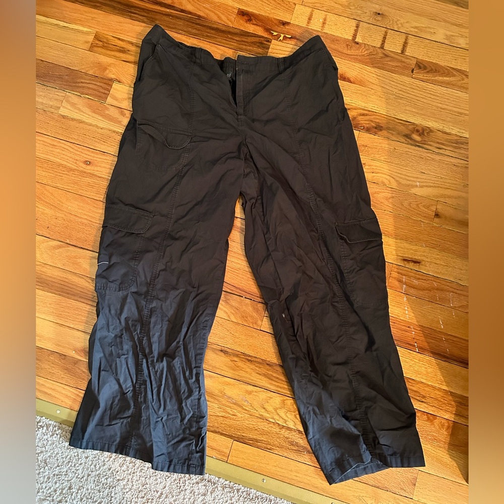 Black Mid Rise Cargo Pants